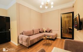 Miku Apartment - Perfect 1Bedroom At Komuna E Parisit