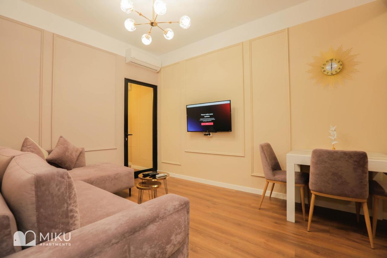 Miku Apartment - Perfect 1Bedroom At Komuna E Parisit Tirana Exterior photo