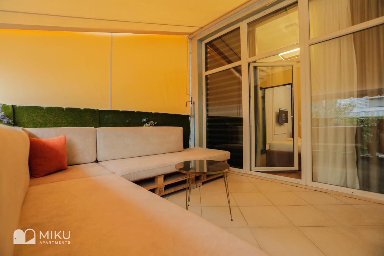 Miku Apartment - Perfect 1Bedroom At Komuna E Parisit Tirana Exterior photo